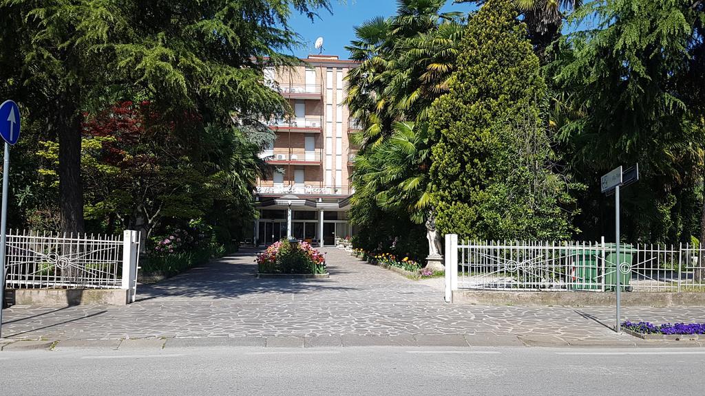 Hotel Terme Villa Piave Abano Terme Exterior foto